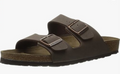 Crocs y sandalias tipo Birkenstock.